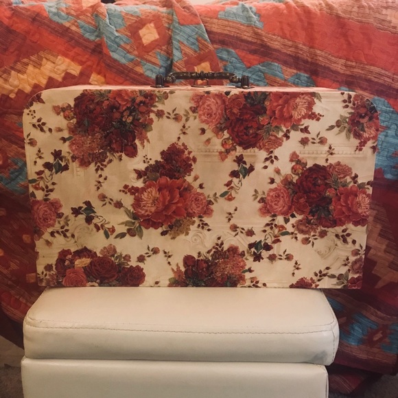 Vintage Style Storage Box With Handle - Picture 5 of 5